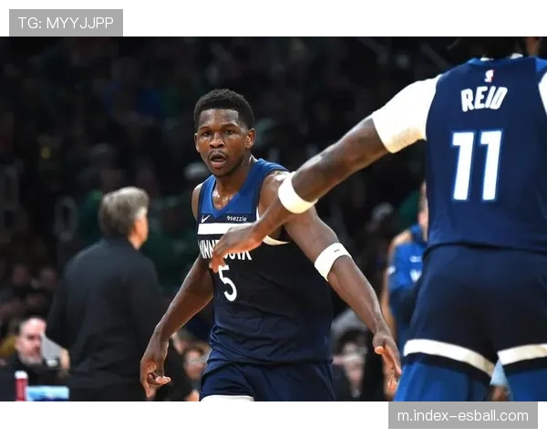 爱德华兹场均3.9次失误成瓶颈 森林狼控卫短板限制季后赛上限